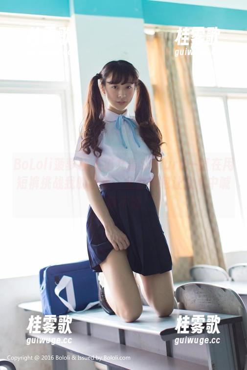 BoLoli菠萝社 - 猫九酱Sakura一直在用短裤挑战我的审美，全套图包让我心中喊好不好
