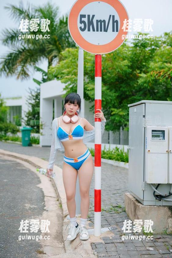 Dami(퀸다미)的比基尼写真，泳装广告也没这气场，心中不禁晃动。