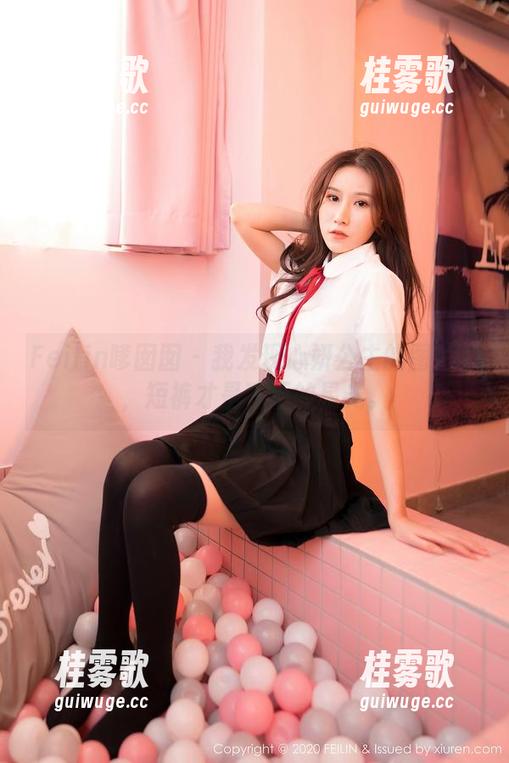 Feilin嗲囡囡 - 我发现心妍公主的图片里，短裤才是真正的星光。