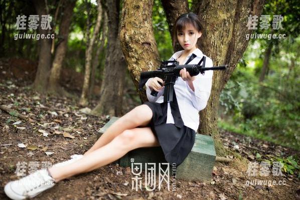 GIRLT果团网 - 裴希西短裤—我有些不知所措，直接来原图资源吧！