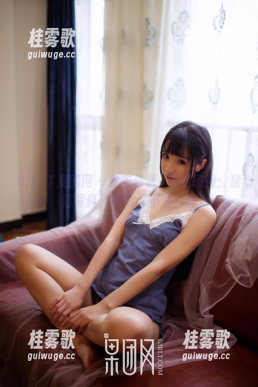 GIRLT果团网 - 皮衣与龚玥菲的碰撞：精选写真，肆意又不失冷酷