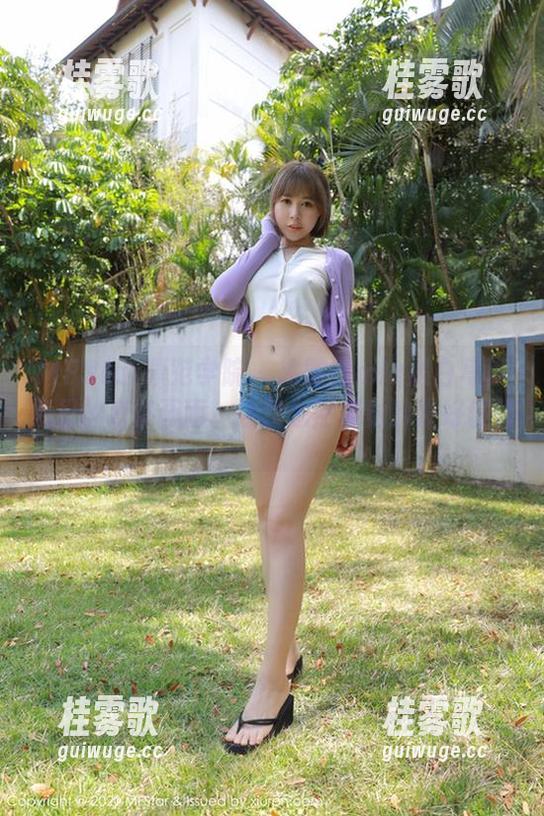 MFStar模范学院 - 徐微微mia黑白写真集里的高清画面，让我忽然感觉沙发好舒服。