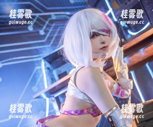 Quan冉有点饿的高清原图—看她如何在崩坏的星空下点燃花火！