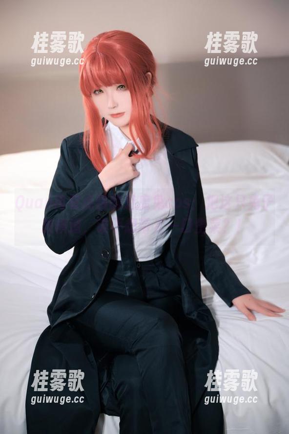 Quan冉有点饿 Quan冉有点饿的魅魔兔cos:把这只兔子放横道,谁不想带走一口生菜?!