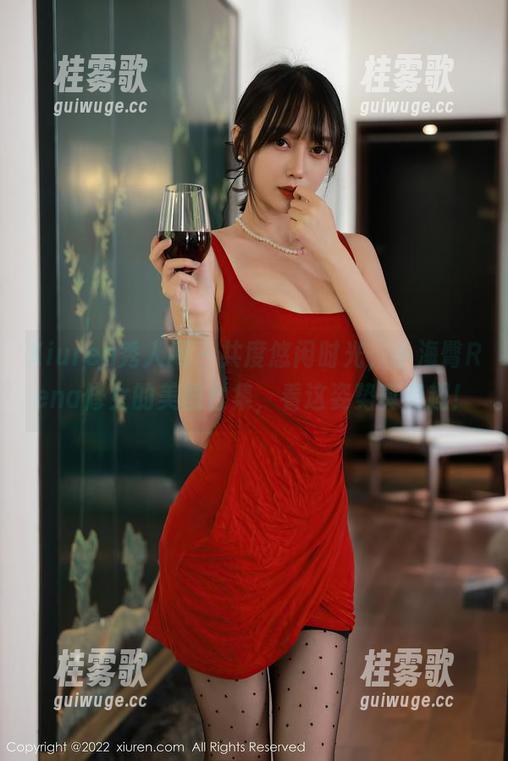 Xiuren秀人网-小海臀Rena Xiuren秀人网 - 共度悠闲时光,小海臀Rena修女的美图合集,看这姿势真有趣!