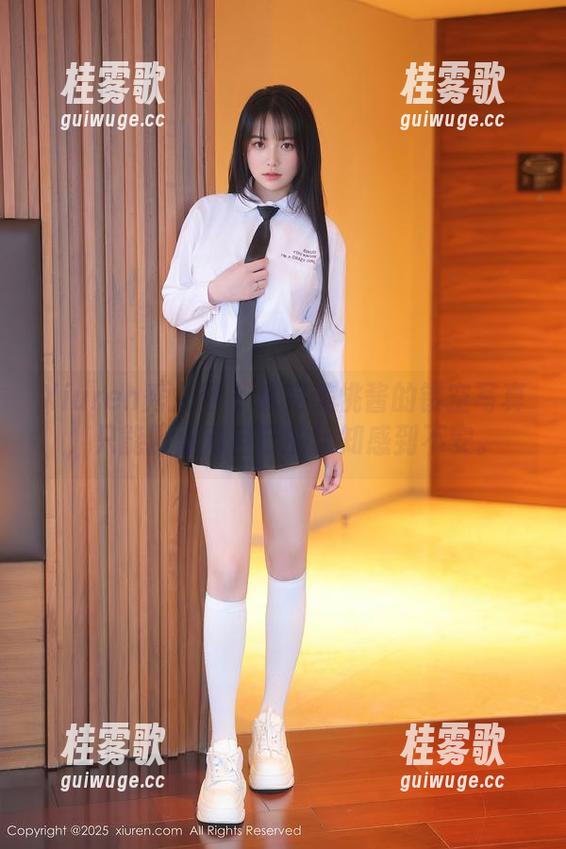 Xiuren秀人网 - 看完美桃酱的镂空写真，只能默默对自己的认知感到不安。