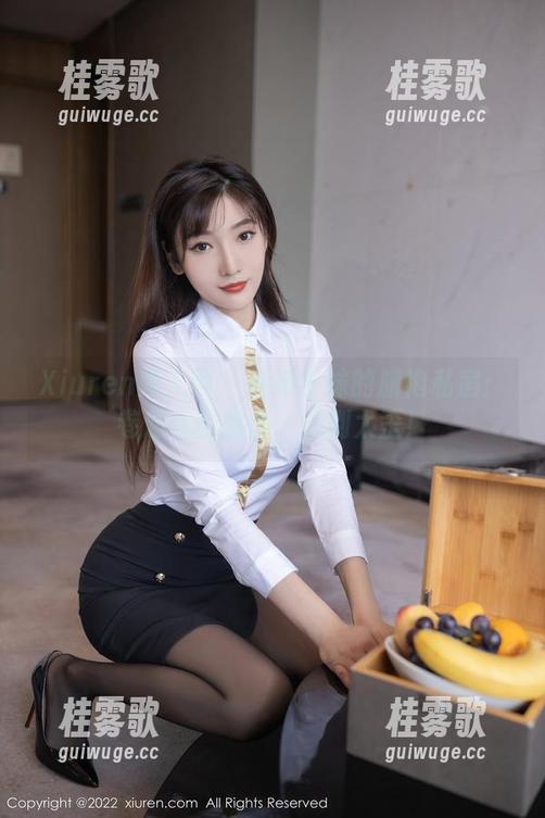Xiuren秀人网 - 麻布学妹的旗袍私房：卷起你的想象，但别太歪！