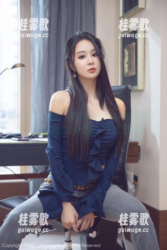 YouMi尤蜜荟-Yumi尤美 YouMi尤蜜荟 - Yumi尤美的校服写真,来一场免费的视觉之旅,下载后再说!