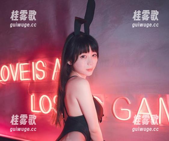 樱花飘零，usejan蓝蓝的私拍让人忍俊不禁，快来围观！