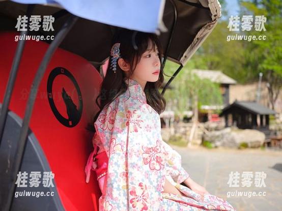 分享wuyo(우요)这组自拍套图，没啥太多意味，只是觉得好玩。