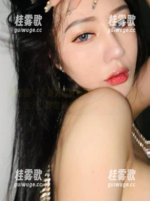 不爱笑的赛琳 微密圈 - 不爱笑的赛琳的在线写真,渔网全开,你能看出我是啥时装吗?