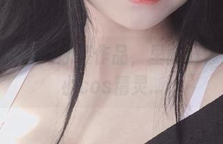 佳佳酱ovo的泳装作品，里面好像藏着个小cos精灵…