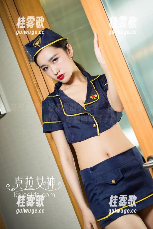 克拉女神-依娜丝 克拉女神 - 私拍界的小公举:依娜丝的粉色图包,好想喝奶茶了!