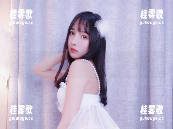 小小奶瓶儿定制版：白开水毛衣套图，给你不一样的穿搭灵感！