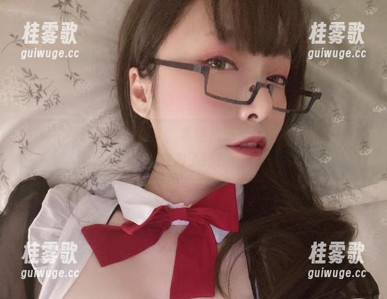 小泉学姐吖 小泉学姐吖的透明女仆,套图放送!准备好打开你的想象力了吗?