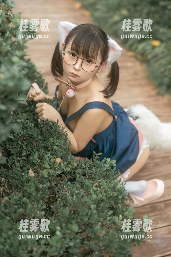 幼水铃衣的私拍：当电子女友遇上调皮鼠标，谁能拯救我的孤独？