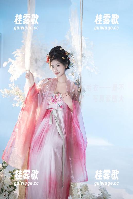 星澜是澜澜叫澜妹呀 “星澜是澜澜叫澜妹呀与红毛衣——是不是这件衣服总能吸引眼球?”写真套图大开聊。