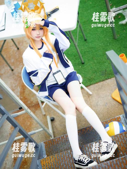 原图小特写，晓美妈搭配体操服的这瞬间，是舒服得不能再舒服了吧。