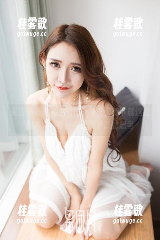 果团网-周晓唯 果团网 - 天台上的周晓唯,记得下载这组图片,你可能会陷入矛盾的思考
