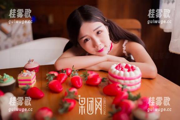 果团网 - 原图里，尹意纯的牛仔裤让我想到：随性不意味着草率。