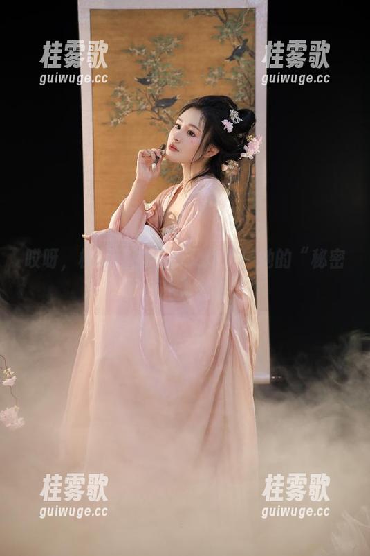桃暖酱 哎呀,桃暖酱的更新又炸了!她的“秘密”总让人想多。