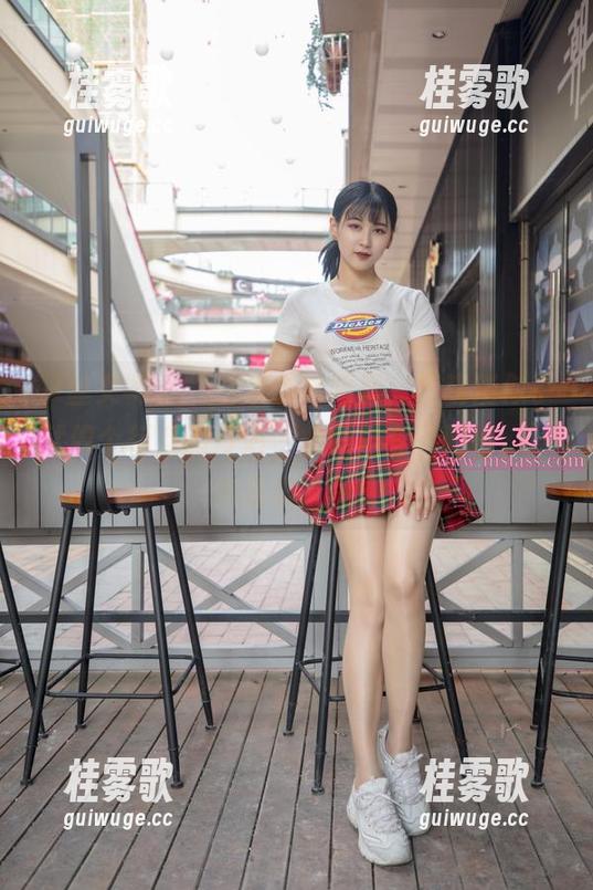 梦丝女神-王晓瑞 梦丝女神 - “在水晶高跟里,王晓瑞似乎就像个行走的灯泡,耀眼但容易碰撞。”作品集、写真