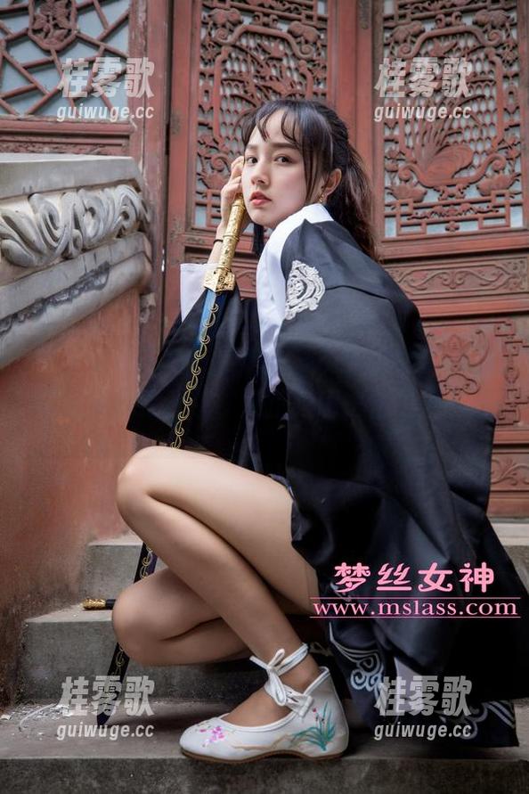 梦丝女神 - 每一帧都是戏，魏婷婷的旗袍写真集值得分享，反正眼睛也舍不得移开。