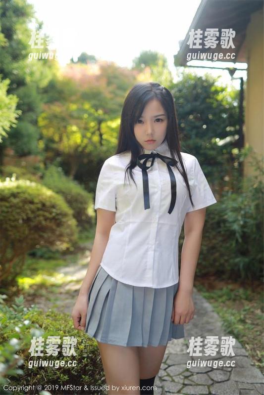 模范学院-诗诗kiki 模范学院 - 诗诗kiki最新女仆写真,更新的时候还调皮呢。