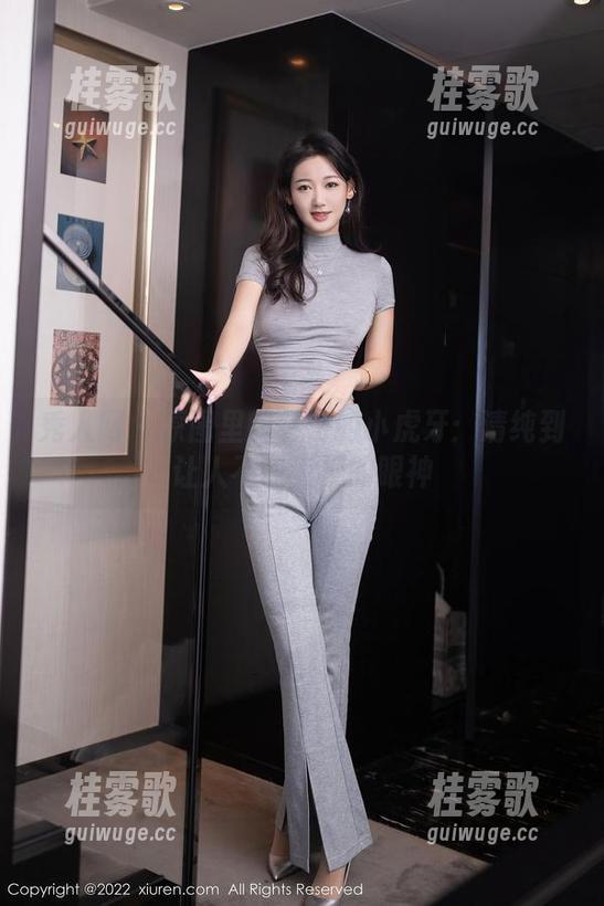 秀人网 - 原图里的会飞的小虎牙：清纯到让人不敢直视的眼神