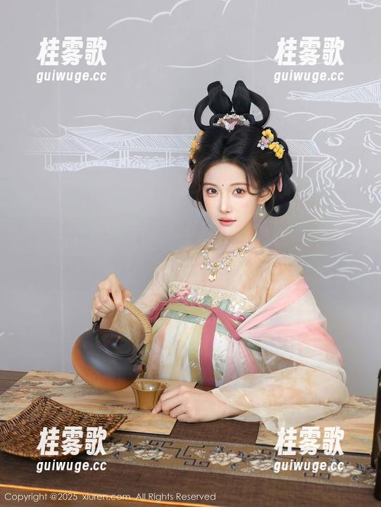 秀人网 - 就问徐莉芝Booty，皮衣的全套原图意义何在？反正我是不想走开了。
