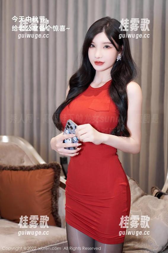 秀人网 - 高跟鞋下的龙女sunny：原图是脚踝和心思的对话
