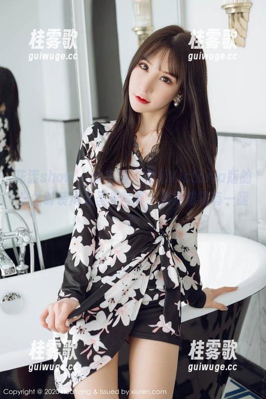 花漾show - 水手服，果儿Victoria版的米兰时装周无圣光写真，果然跟海有一腿？