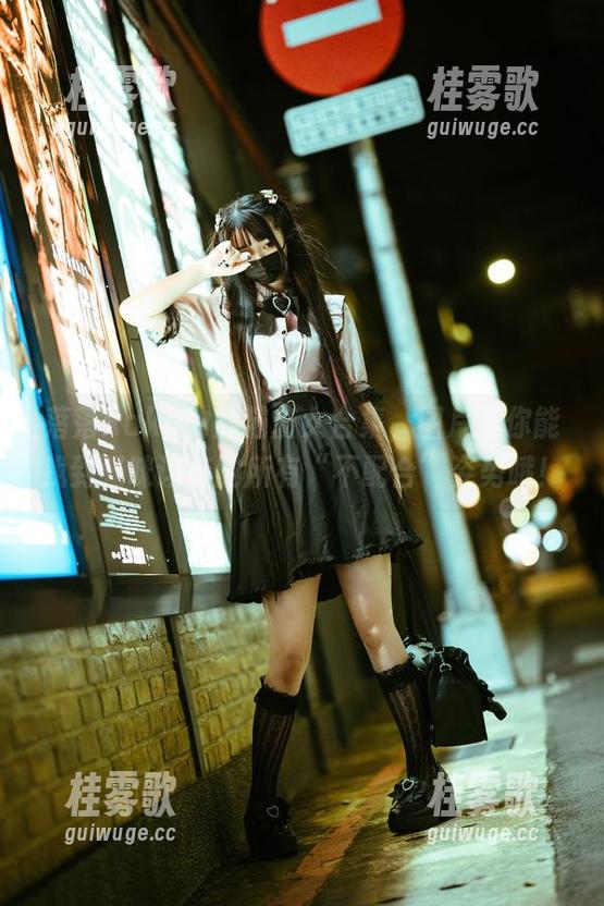 落落Raku 落落Raku的黑猫魔女合集,图片里你能找到猫咪该有的所有“不配合”姿势哦!