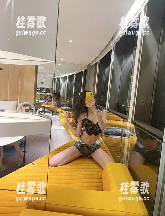 微密圈 - 葛征又来了，分享那作品，白得有点刺眼…