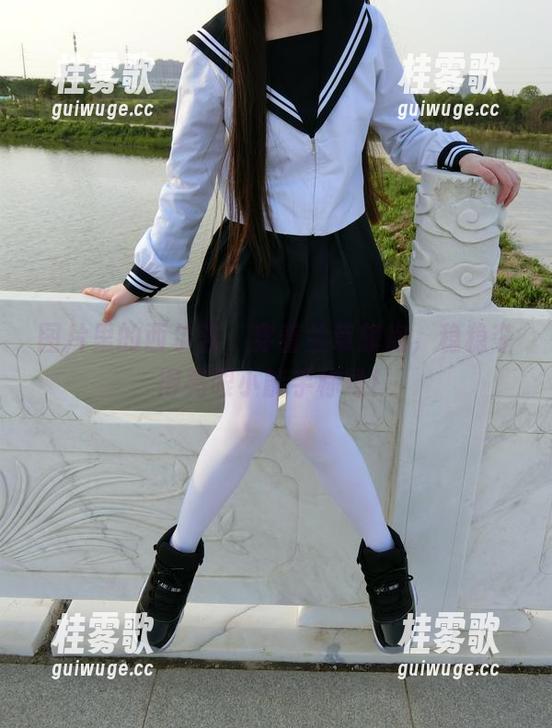 西尔酱 图片里的西尔酱,穿着兰草旗袍,稳稳夺得亮眼小能手称号!