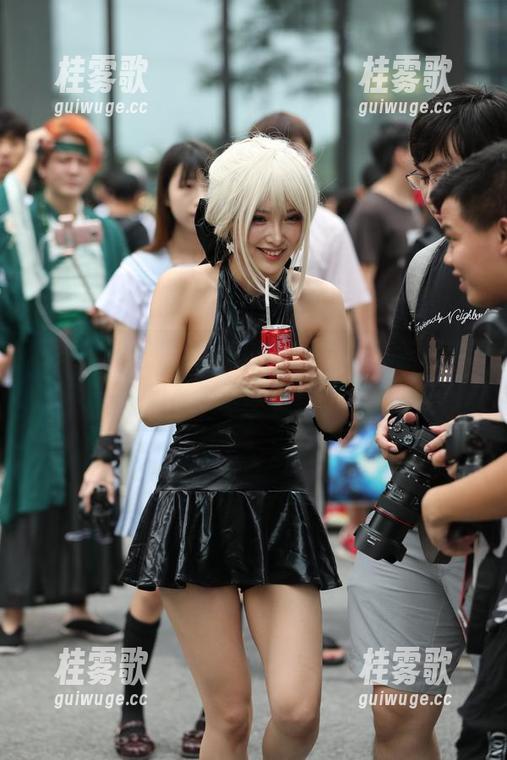 魔镜街拍 - 原图就在眼前：芝芝，“你咋那么会选泳衣呢？”