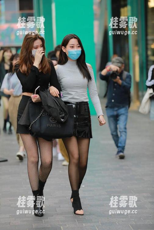 谁需要变魔术？来魔镜街拍，私房里的魔鬼身材直接出道！